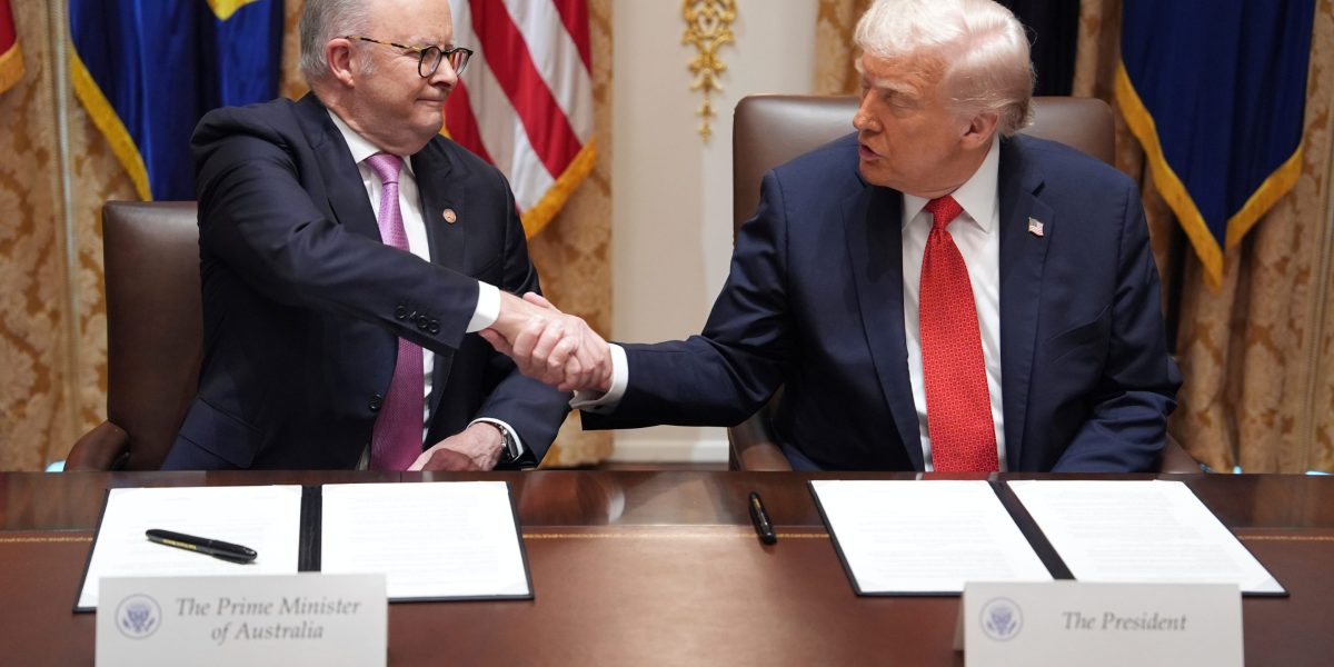 Trump Janji Pasokan Mineral Kritis & Logam Tanah Jarang yang Melimpah Usai Tandatangani Kesepakatan ,5 Miliar dengan Australia